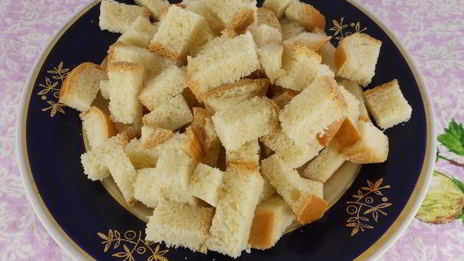 гороховый суп-пюре в мультиварке с плавленным сырком и чесночными сухариками