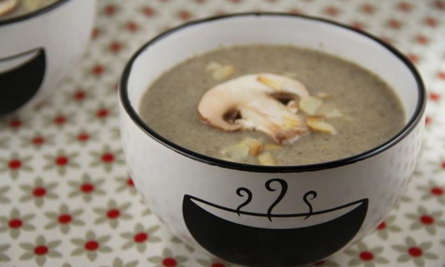 Рецепт грибной суп-пюре с сыром бри и миндалем