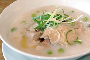 Куриный суп-пюре с горохом и чесноком