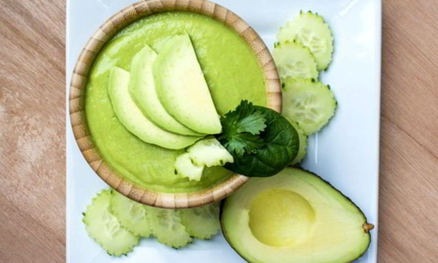 Рецепт летний суп-пюре с авокадо и огурцами