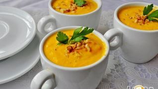 Морковно-сливочный суп-пюре с карри и ананасами