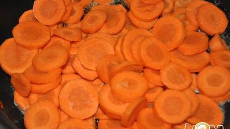 морковно-сливочный суп-пюре с карри и ананасами