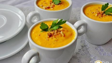 морковно-сливочный суп-пюре с карри и ананасами