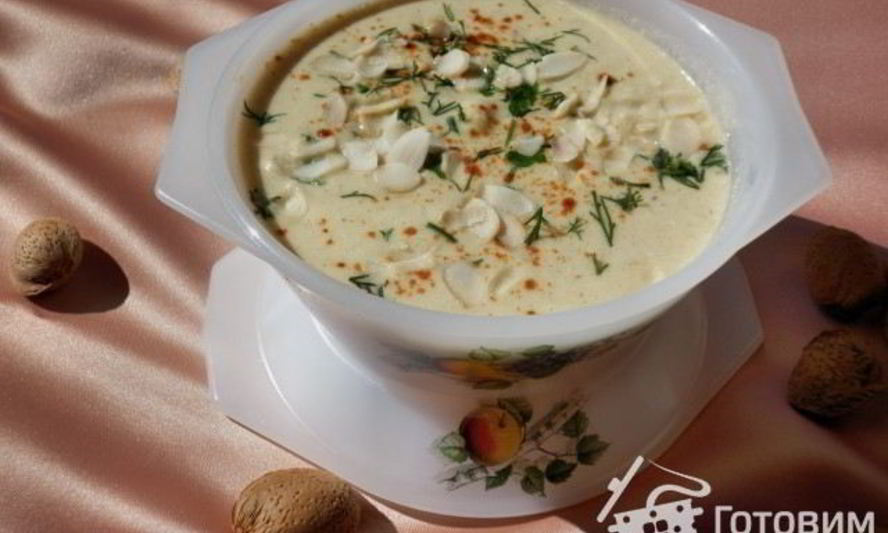 Рецепт пряный суп-пюре с цветной капустой и миндалем