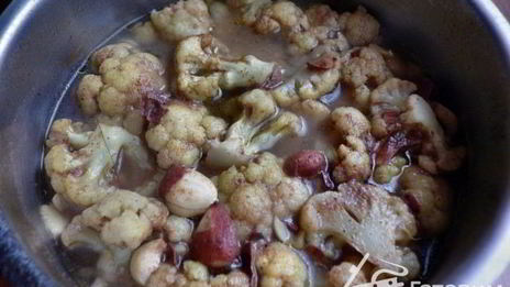 пряный суп-пюре с цветной капустой и миндалем