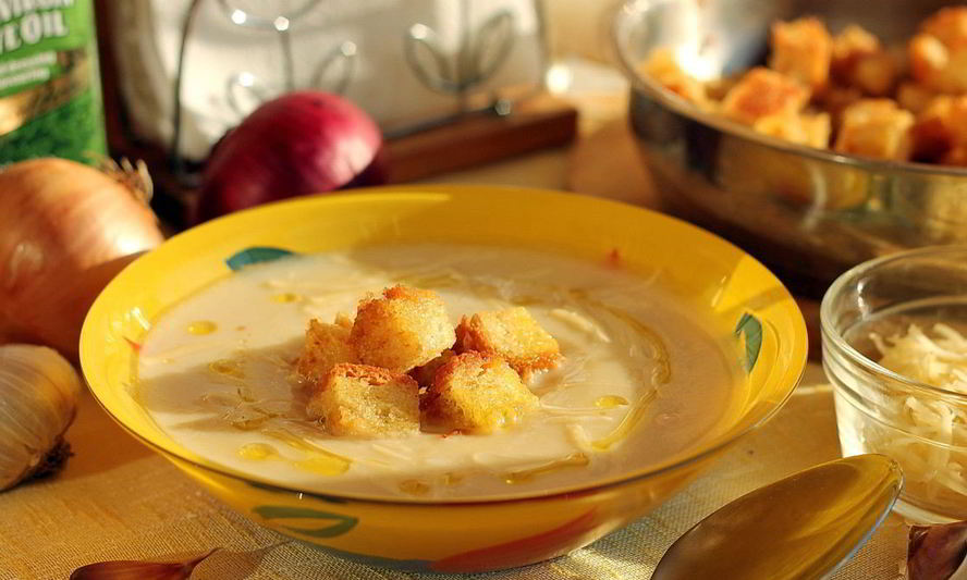 Рецепт суп-пюре из цветной капусты с гренками