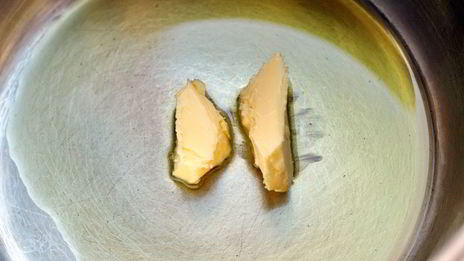 суп-пюре из цветной капусты с гренками