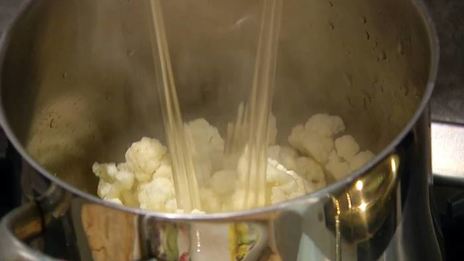 суп-пюре из цветной капусты с имбирем