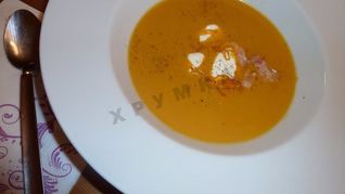 Суп пюре из тыквы помидоров и морепродуктов