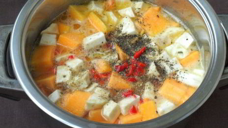 суп-пюре из тыквы с сельдереем