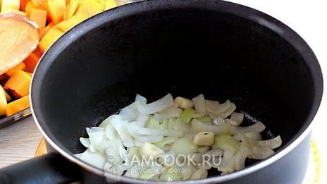 томатно-тыквенный суп-пюре с картофелем