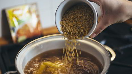 суп с белыми грибами и булгуром