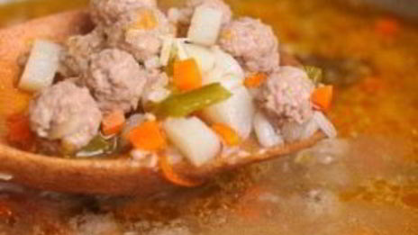 суп с фрикадельками из говяжего фарша