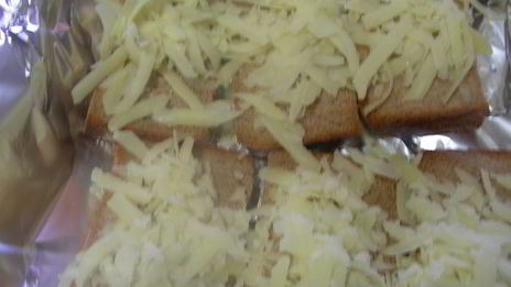 суп с карамелизированным луком, перловкой и листовой капустой