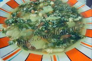 Суп с пистиками, снытью и яйцом