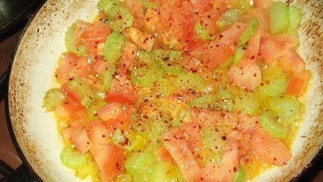 суп с сельдереем и манными клецками