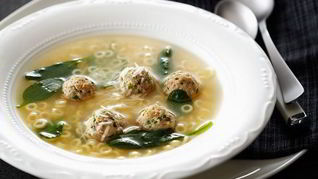 Свадебный итальянский суп с фрикадельками