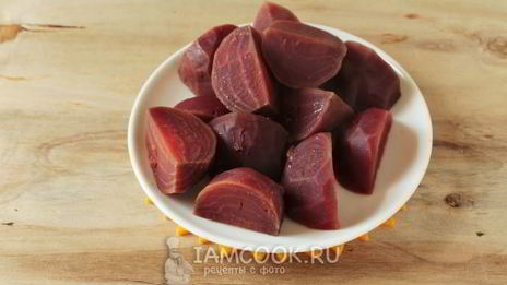 классический горячий свекольник с мясом