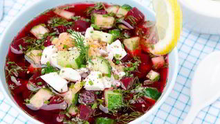 Свекольник с ботвой, огурцом и яйцом