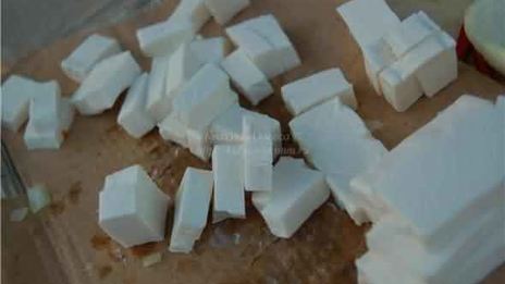 баварский пивной сырный суп с копчеными колбасками