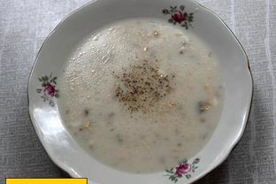 Белый сырный суп с курицей и грибами