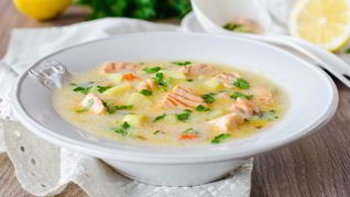 Легкий сырный суп с лососем