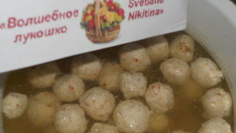 суп сырный с фрикадельками и кедровыми орешками