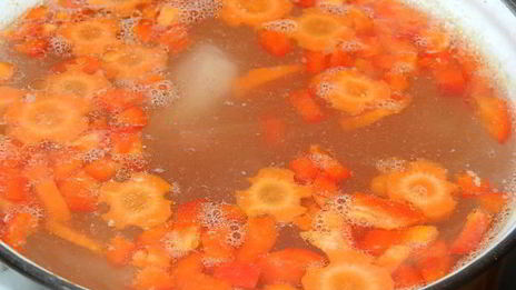 сырно-томатный суп на курином бульоне