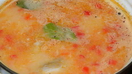 сырно-томатный суп на курином бульоне