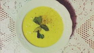 Сырный суп-пюре с черносливом и цветной капустой