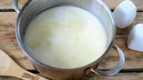 сырный суп с брокколи в булочках