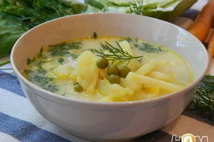 Сырный суп с горошком и капустой
