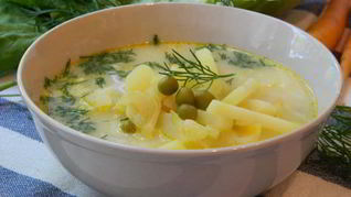 Сырный суп с горошком и капустой