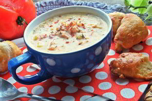 Сырный суп с лососем и рисом