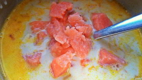 сырный суп с лососем и рисом