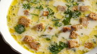 Сырный суп с сухариками