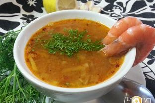 Томатно-фасолевый суп с креветками