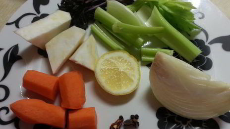 томатно-фасолевый суп с креветками