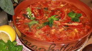 Томатный суп из печи с базиликом