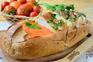 Томатный суп в хлебе Ежик