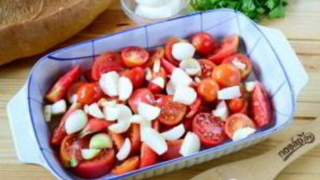 томатный суп в хлебе ежик