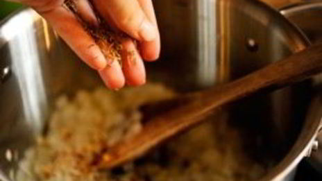 томатный суп в хлебе