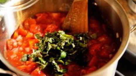 томатный суп в хлебе