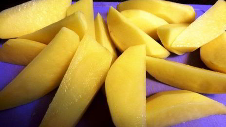 ароматная уха с помидорами и лимоном