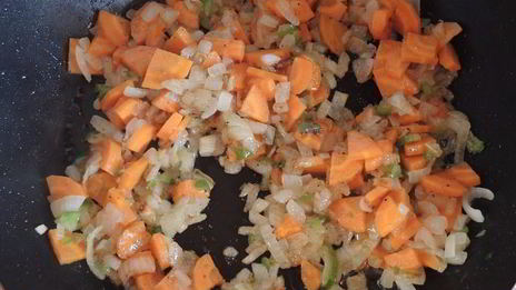 рыбный суп уха из красной рыбы