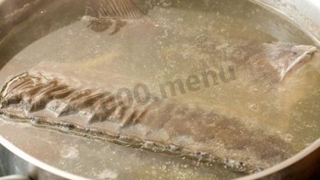 рыбный суп уха из осетра