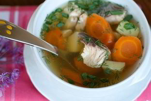 Уха из горбуши со свежим сельдереем