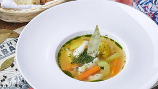 Уха из морских рыб с укропом и водкой