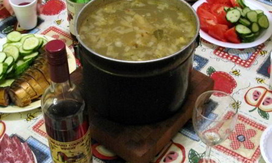 Рецепт уха на природе