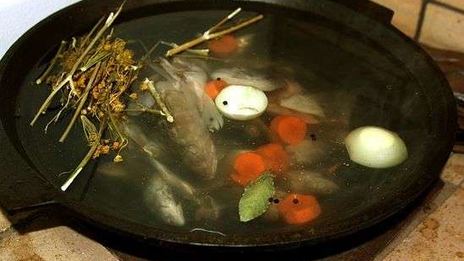 уха с речной рыбы